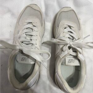New Balance Women's White and Gray Sneakers